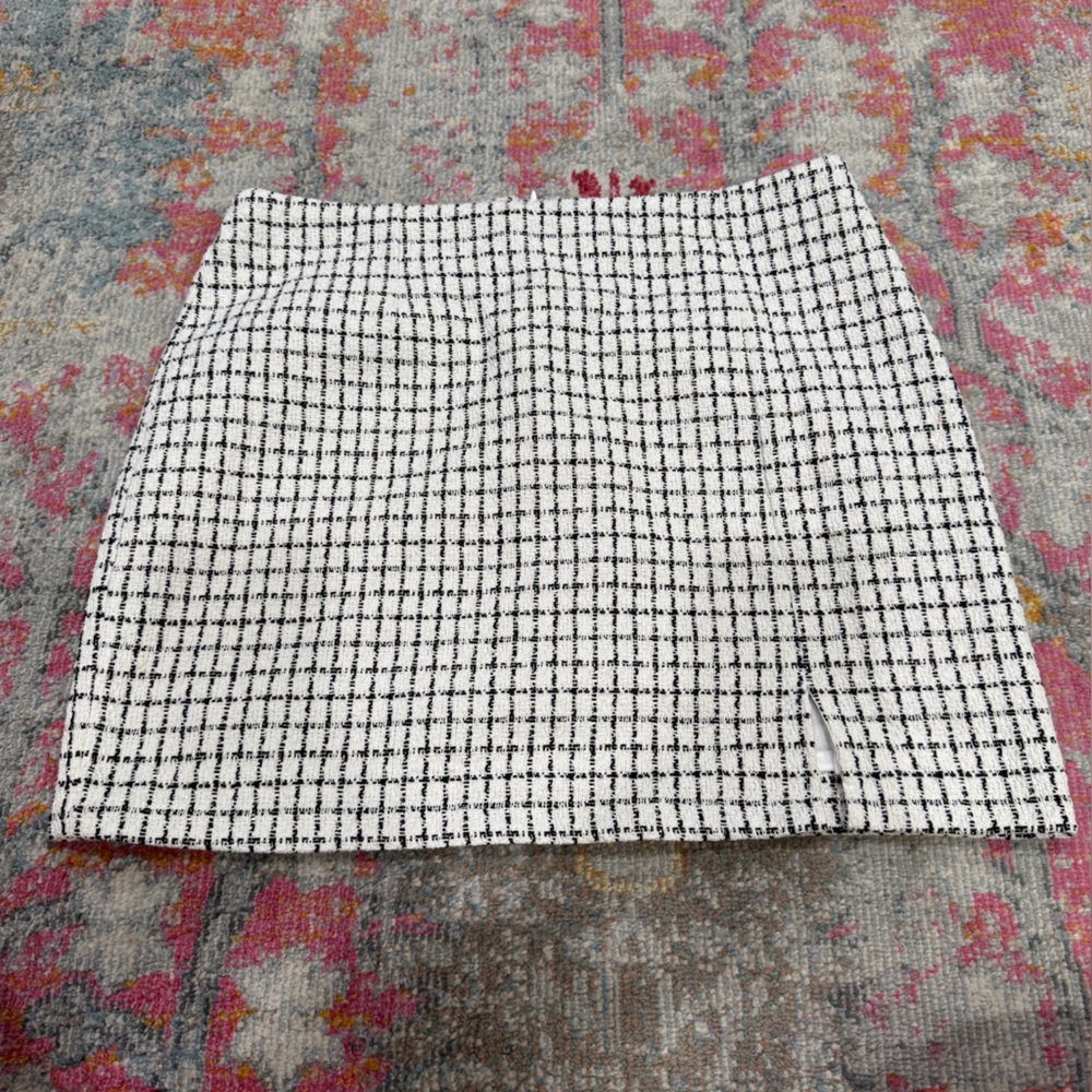 En Creme Black and White Mini Pencil Skirt